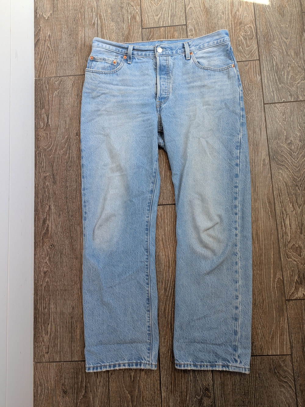 Levi's 501 90s Jeans Size 31 X 30 Light Wash Button Fly Rigid Denim Straight Leg